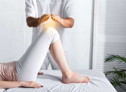 Knieschmerzen - Energie fließt durch das Knie